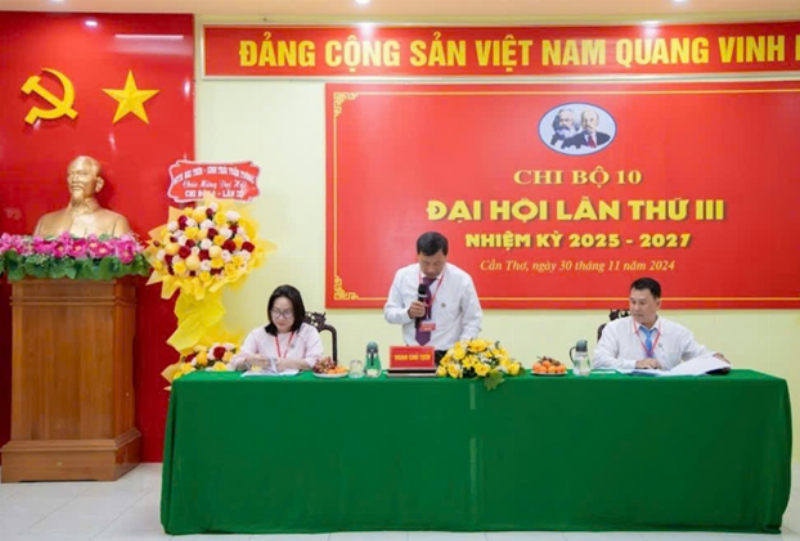 Lịch dương tháng 6 năm 2022 và phương tiện di chuyển