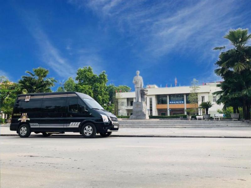 Xe limousine Hà Nội lên đến 19 ghế rộng rãi