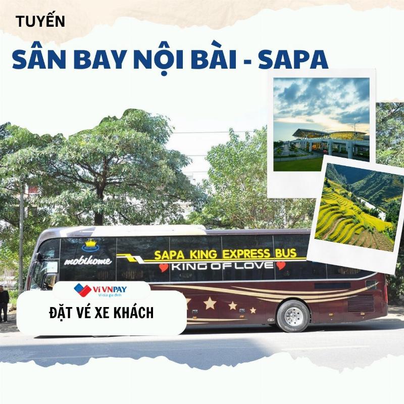 Mọi người đang lên xuống xe tại bến hoặc điểm đón trả, thể hiện sự thuận tiện khi di chuyển bằng xe khách hoặc limousine