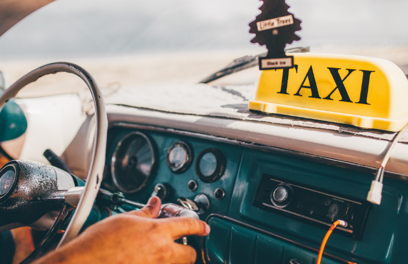 Cách tìm và thuê taxi tải bình dân giá tốt, an toàn và nhanh chóng